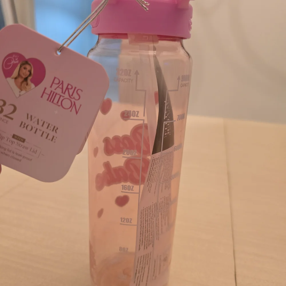 Paris Hilton NWT Boss Babe Pink Heart Water Bottle - Picture 7 of 7